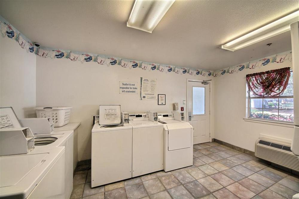 Studio 6-San Antonio, Tx - Six Flags Facilities photo